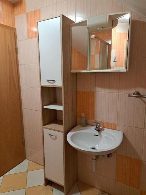 פטוי Guest House Pri Treh Lipah מראה חיצוני תמונה