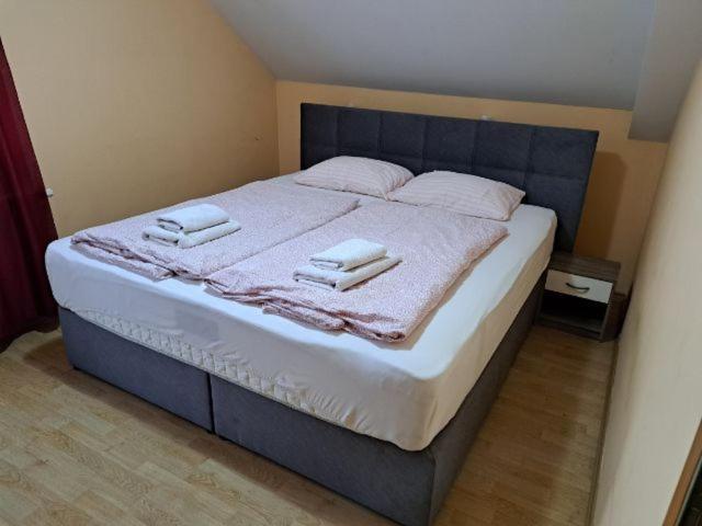 פטוי Guest House Pri Treh Lipah מראה חיצוני תמונה