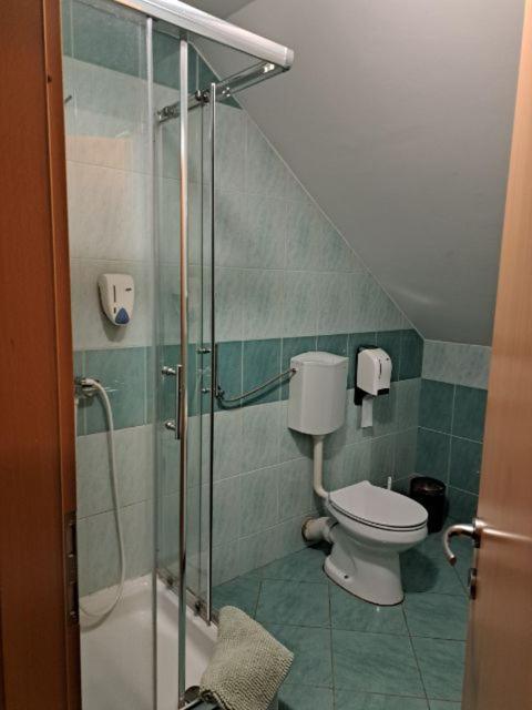 פטוי Guest House Pri Treh Lipah מראה חיצוני תמונה