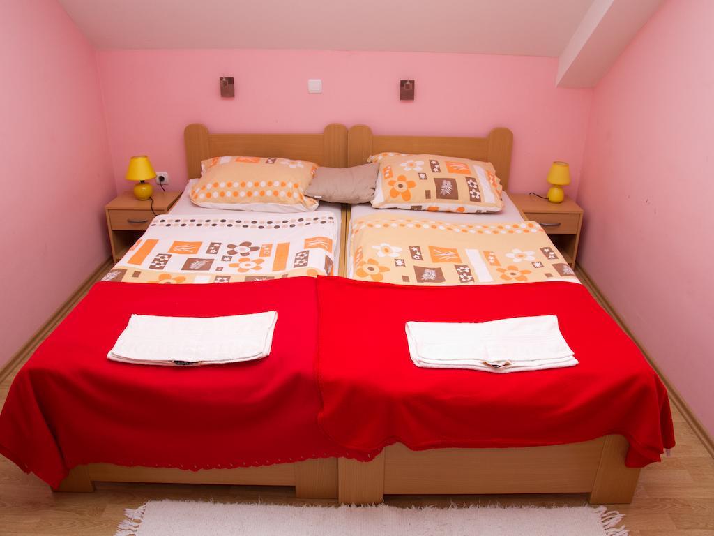 פטוי Guest House Pri Treh Lipah מראה חיצוני תמונה