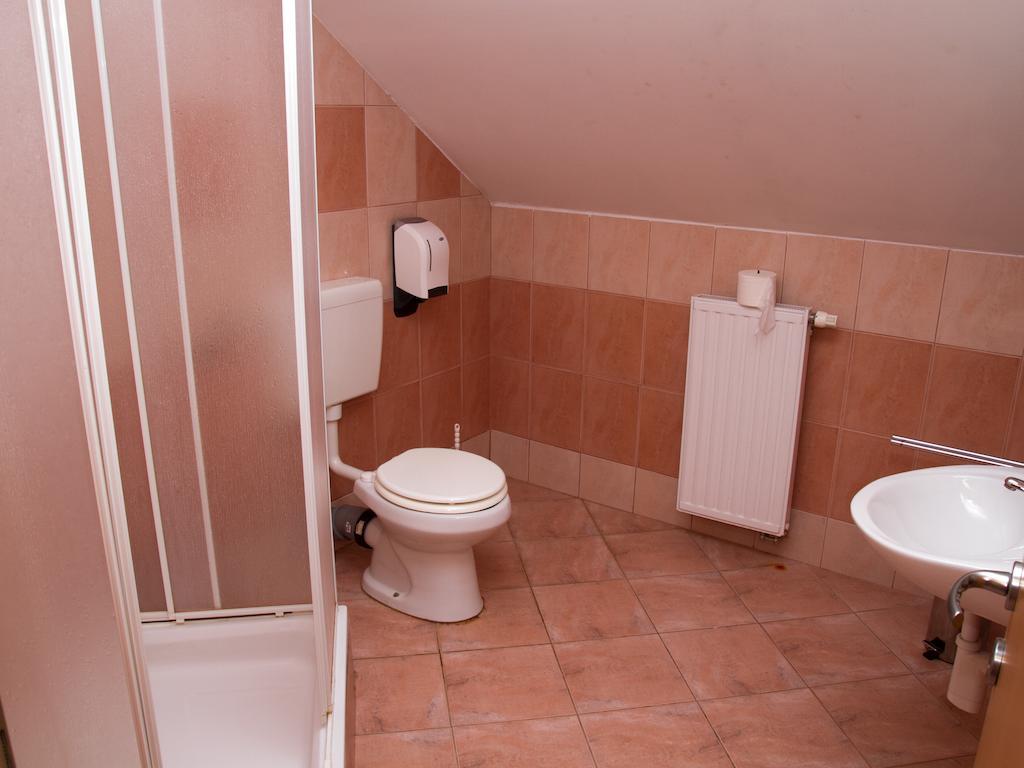 פטוי Guest House Pri Treh Lipah מראה חיצוני תמונה