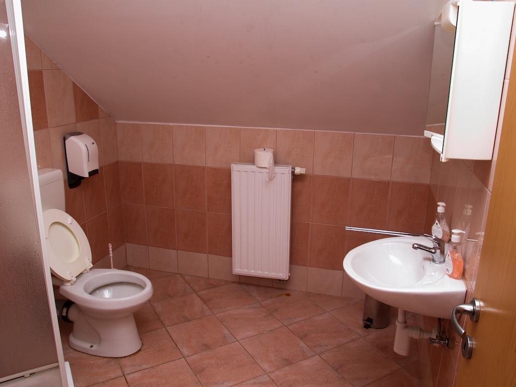 פטוי Guest House Pri Treh Lipah מראה חיצוני תמונה