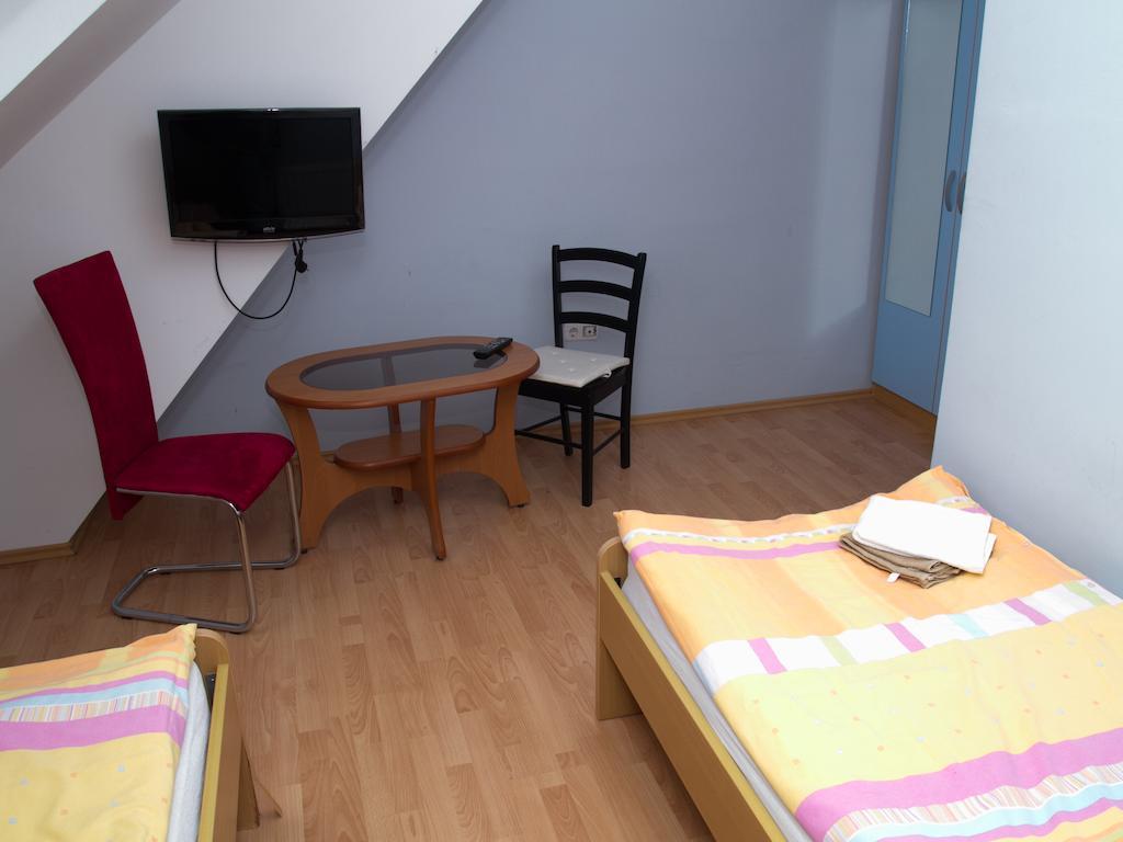 פטוי Guest House Pri Treh Lipah מראה חיצוני תמונה