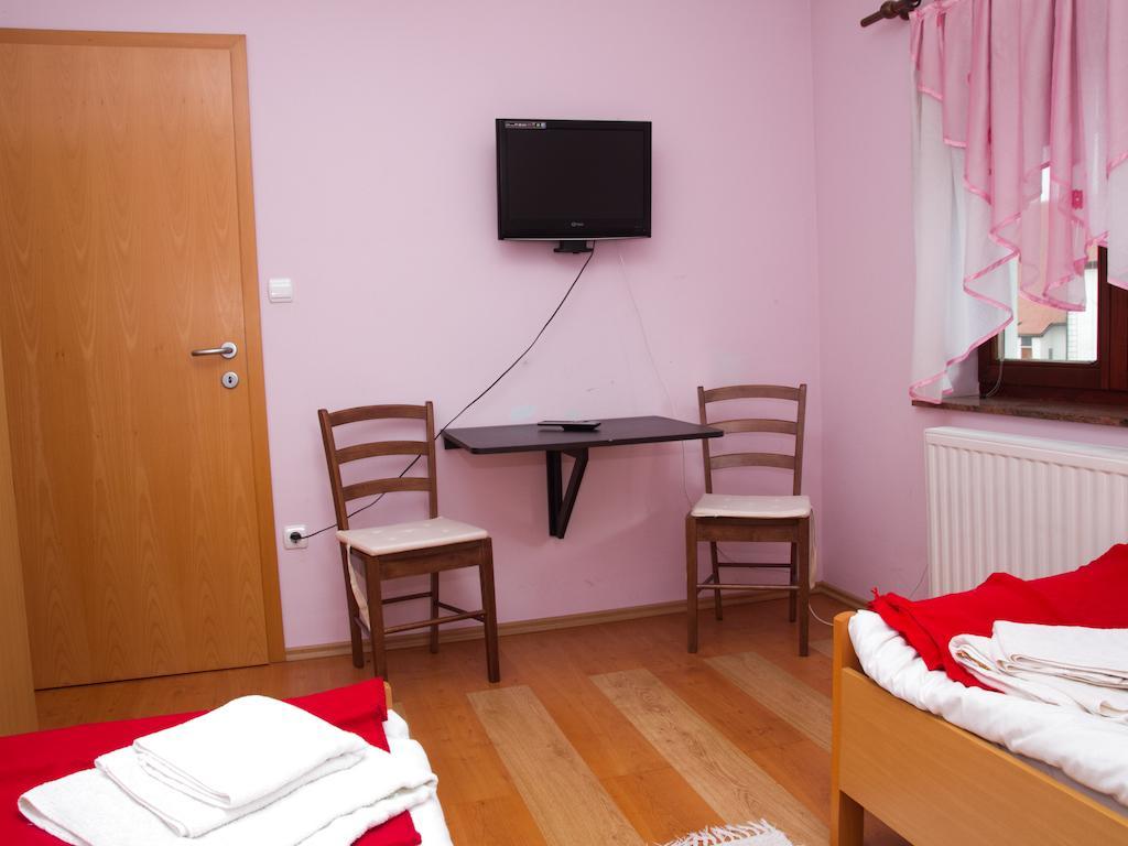 פטוי Guest House Pri Treh Lipah מראה חיצוני תמונה